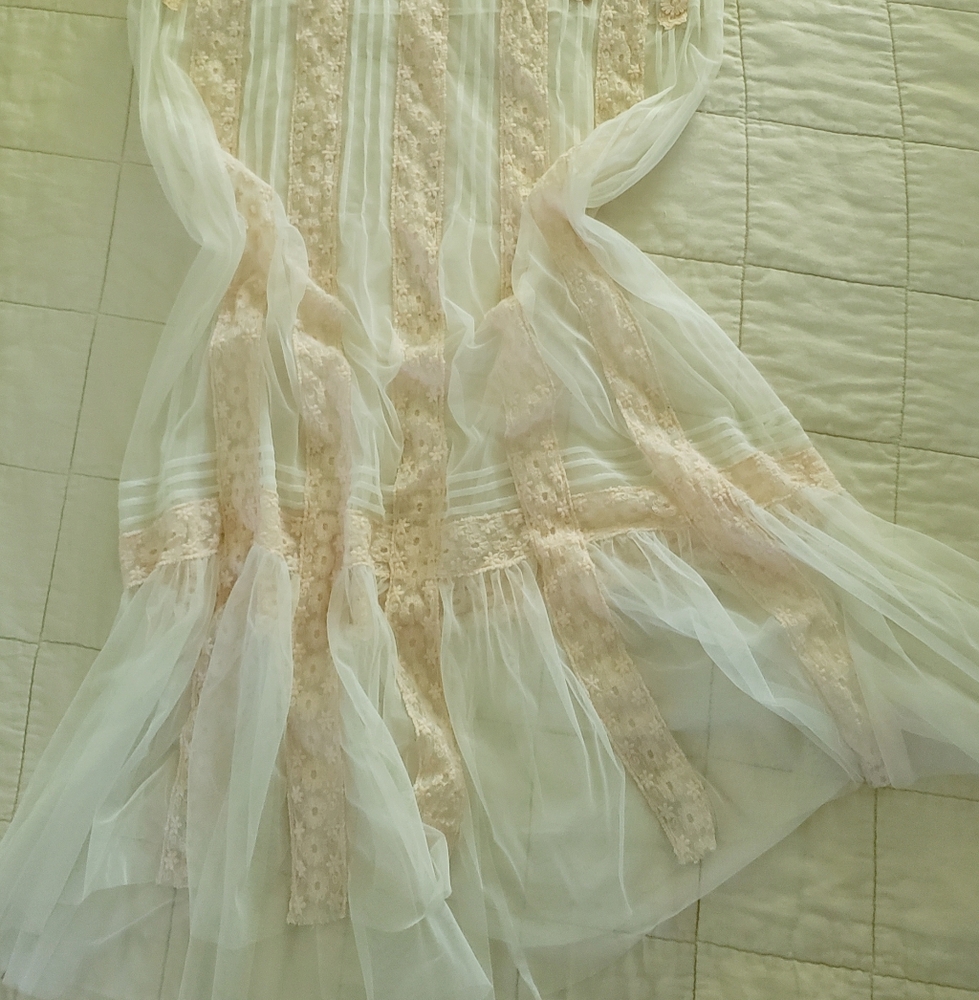 Sheer Dress White Tulle with Blush Crochet Size 1X Ethereal - Picture 8 of 8